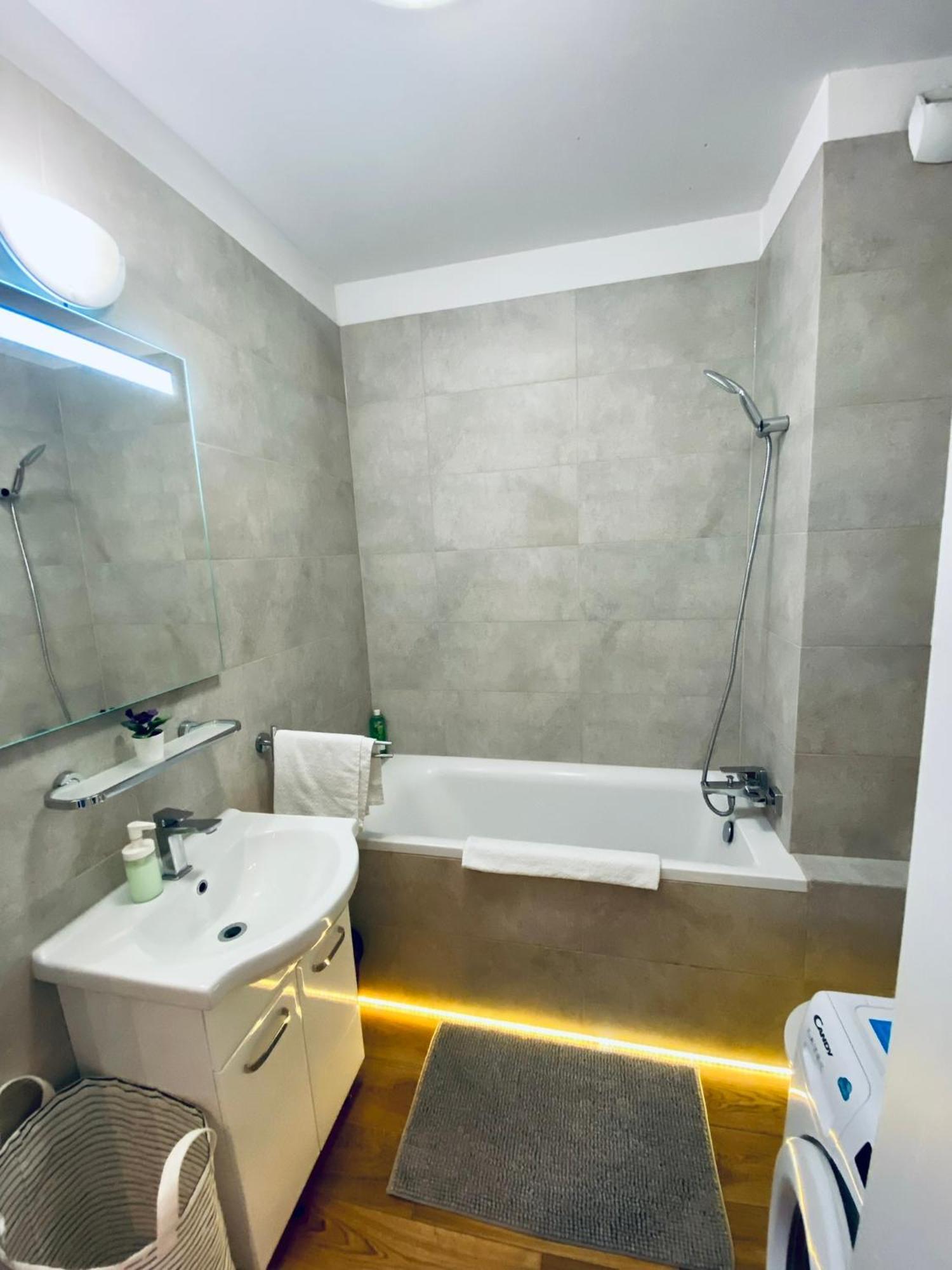 Apartament, Free Parking, Blisko Rynek-Dworzec Pkp-Pks, Sklepy ヴロツワフ エクステリア 写真