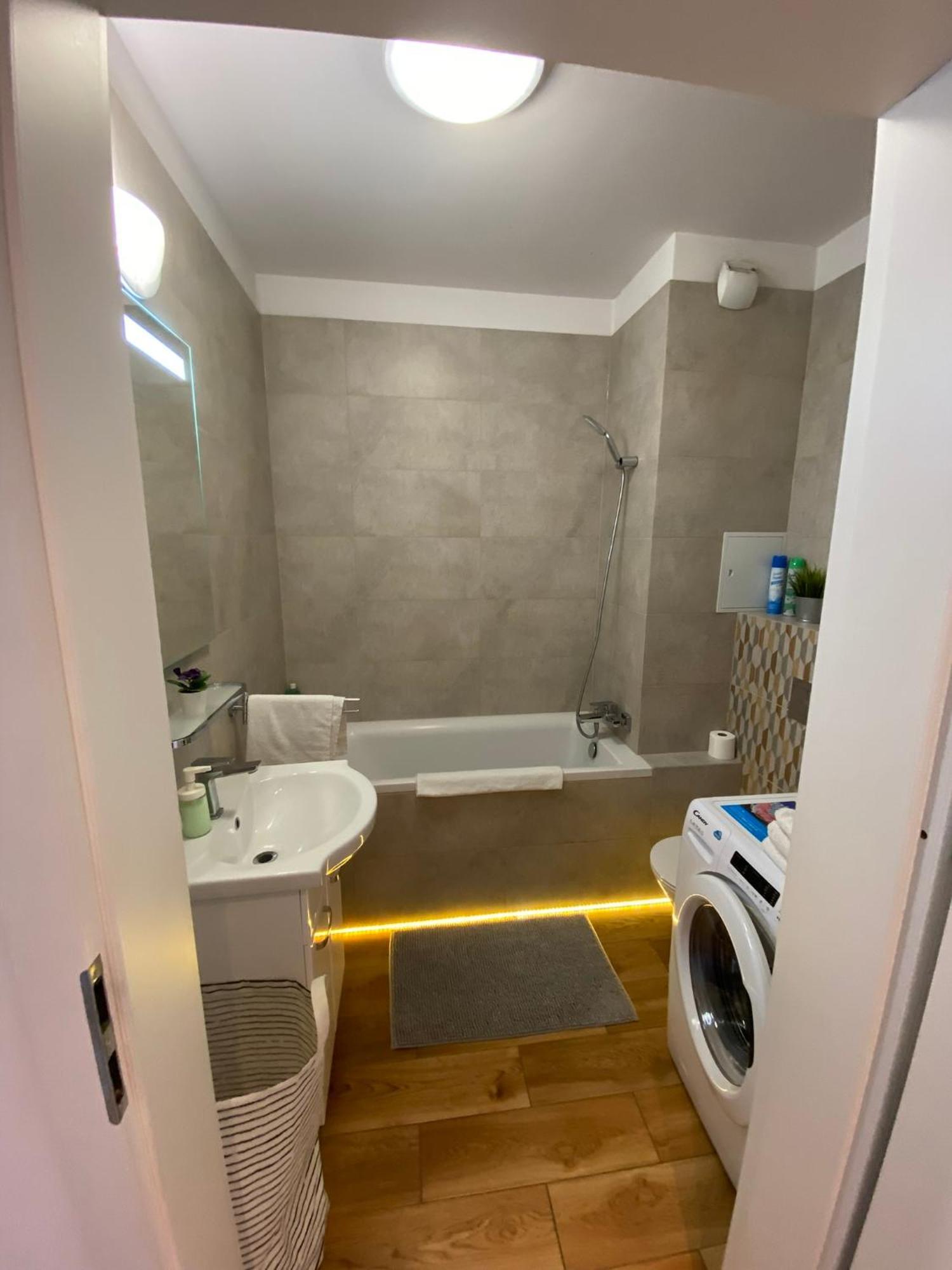 Apartament, Free Parking, Blisko Rynek-Dworzec Pkp-Pks, Sklepy ヴロツワフ エクステリア 写真
