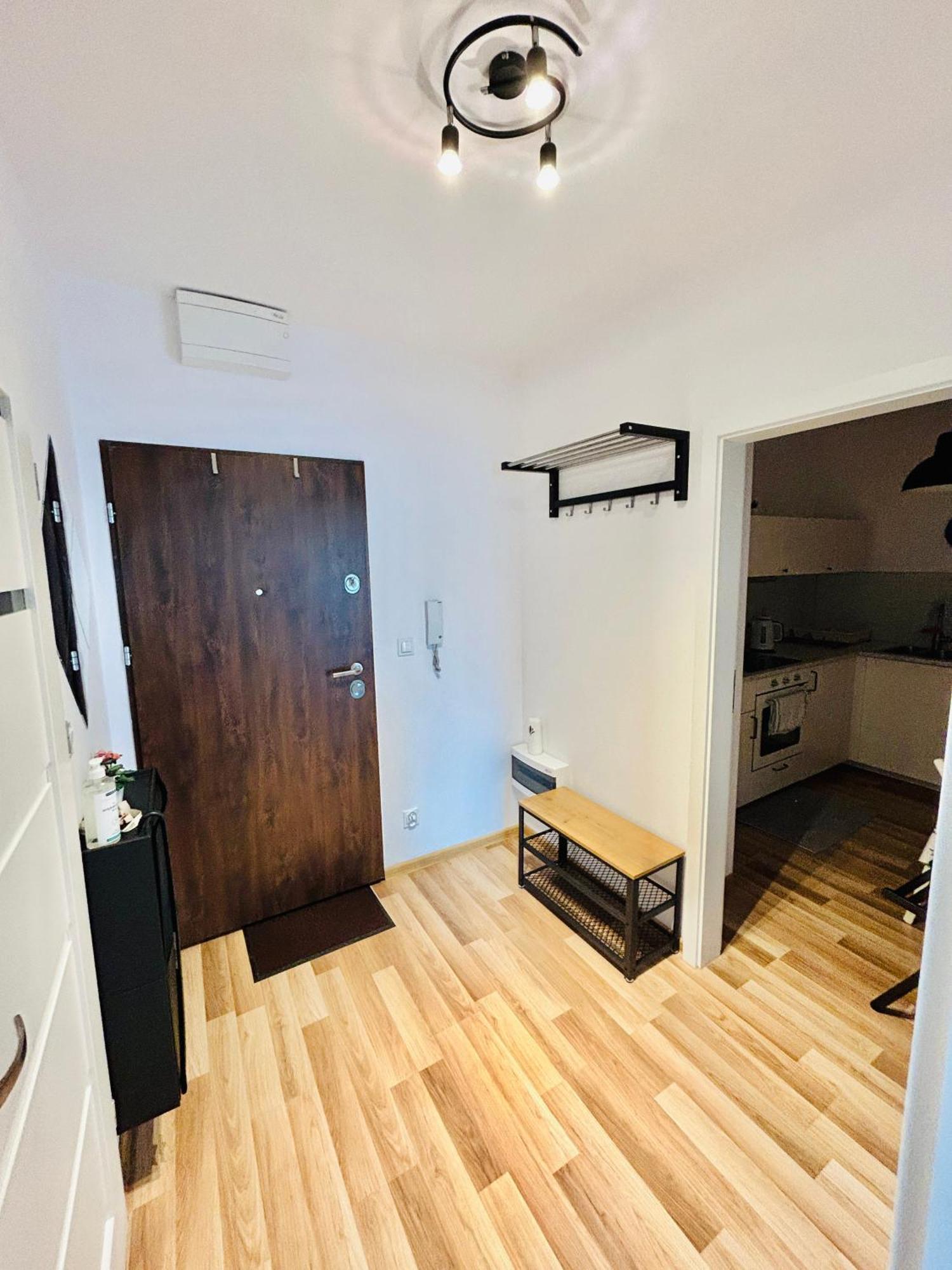 Apartament, Free Parking, Blisko Rynek-Dworzec Pkp-Pks, Sklepy ヴロツワフ エクステリア 写真